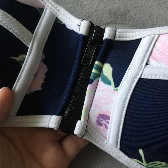 Blue & White Floral Bikini Size S/M - Picture 4 of 4